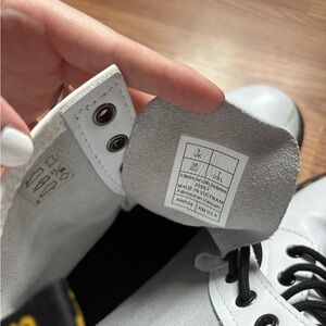 🚨LAST WEEK BEFORE DELETING🚨
🚨BUY ANY 2 for $10🚨
Dr. Martens White Leather Boots